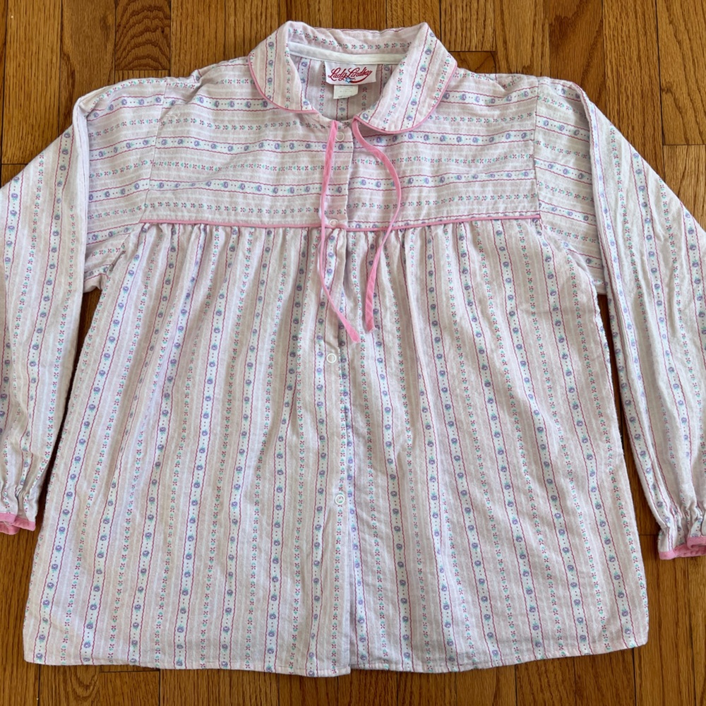 Vintage Lady Lindsay Night Shirt